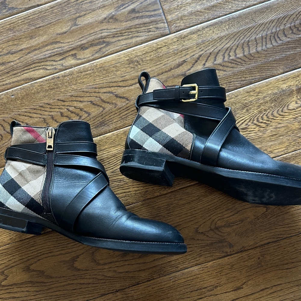 Burberry nova check Black and Plaid Ankle Boots 39. US 9 - Picture 3 of 6